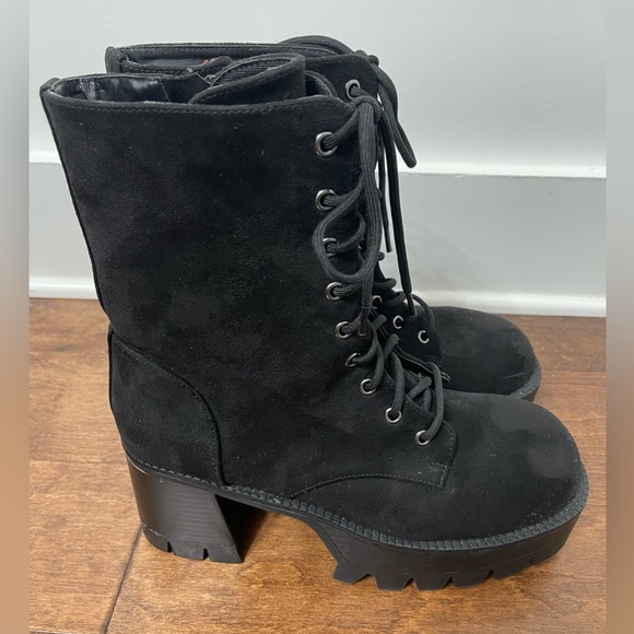 Rouge Helium Black Lace-Up Faux Suede Platform Boots Size 11 - Picture 4 of 8